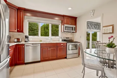 25 Arden Drive Hartsdale NY 10530