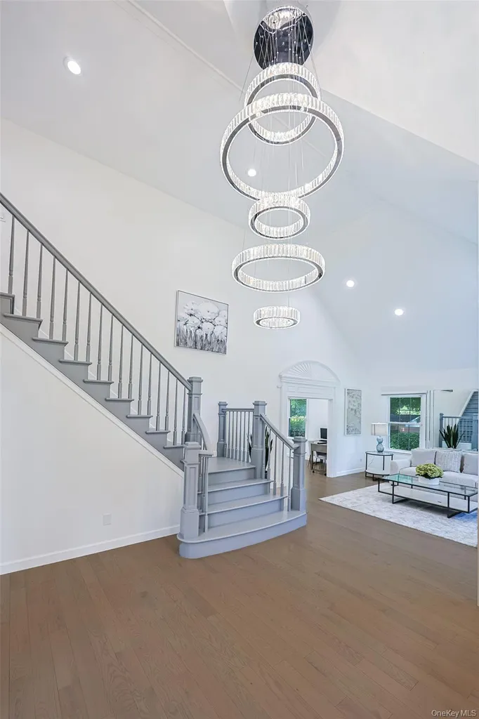 8 Parkview Drive Jericho NY 11753