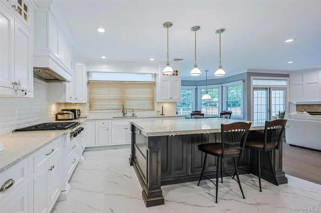 8 Parkview Drive Jericho NY 11753