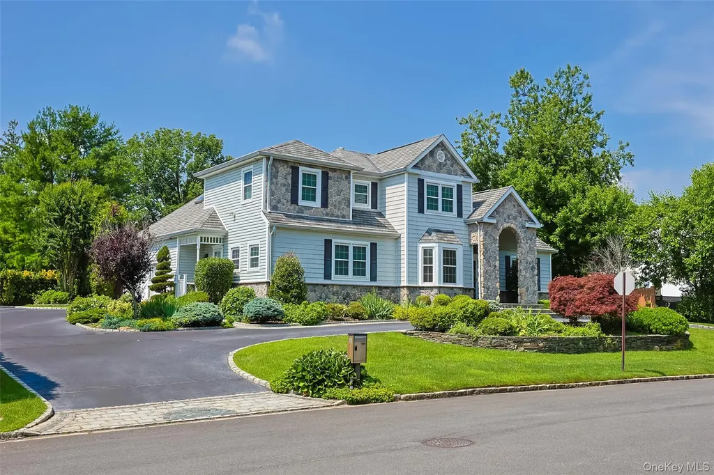 8 Parkview Drive Jericho NY 11753