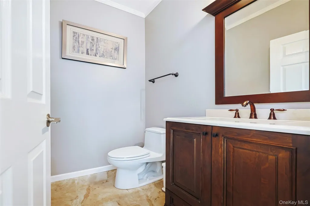 8 Parkview Drive Jericho NY 11753