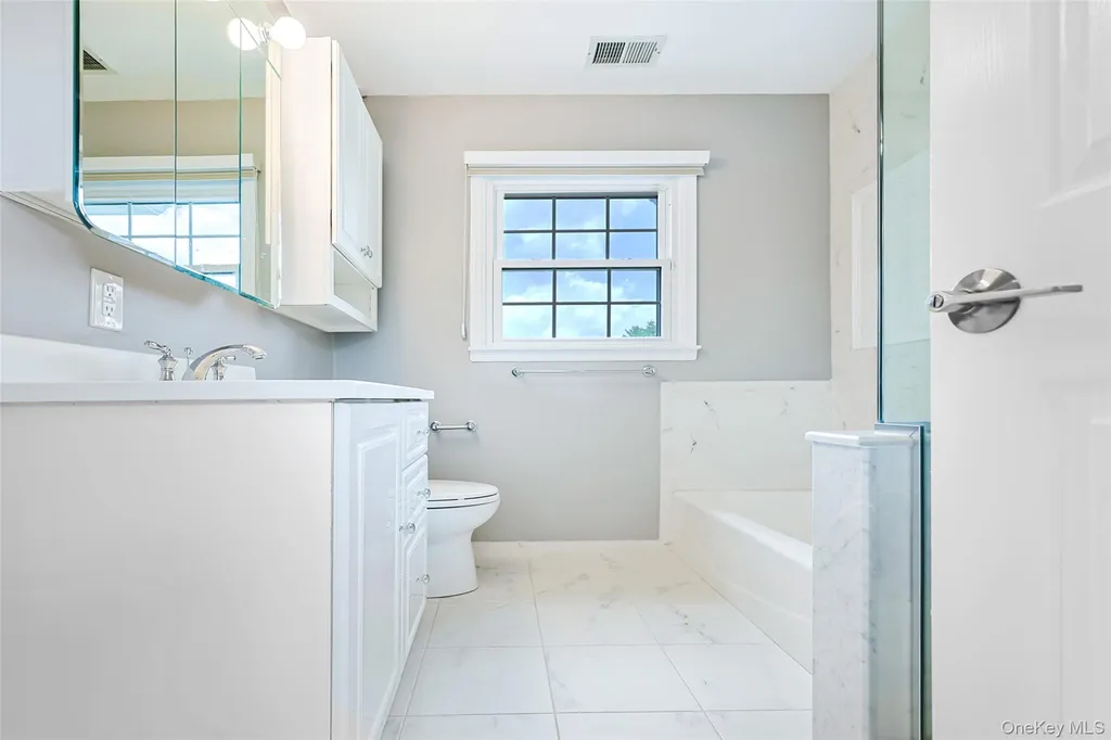 8 Parkview Drive Jericho NY 11753