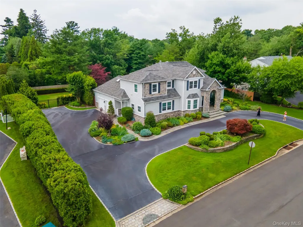 8 Parkview Drive Jericho NY 11753