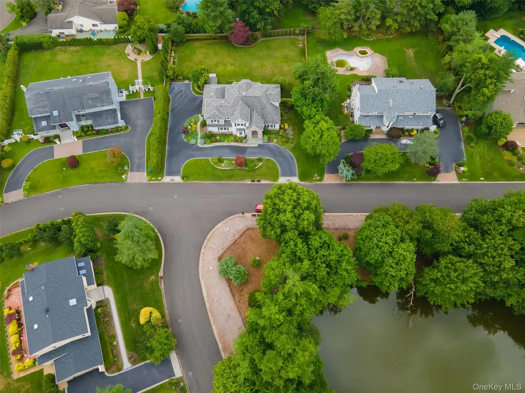 8 Parkview Drive Jericho NY 11753