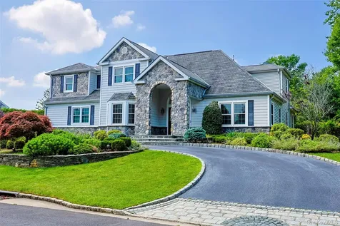 8 Parkview Drive Jericho NY 11753