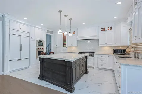 8 Parkview Drive Jericho NY 11753