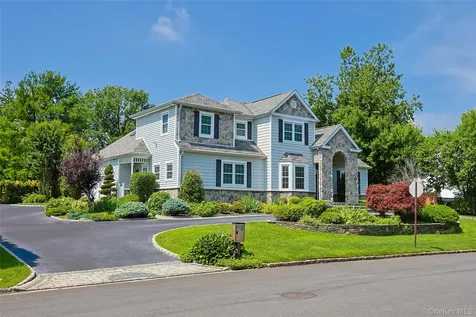 8 Parkview Drive Jericho NY 11753