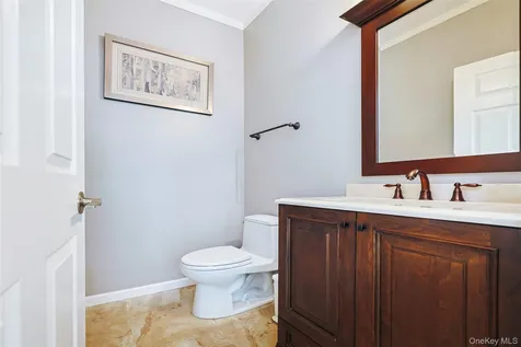 8 Parkview Drive Jericho NY 11753