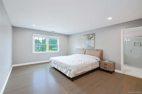 8 Parkview Drive Jericho NY 11753