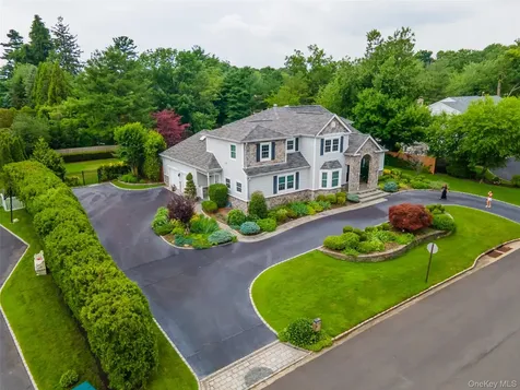 8 Parkview Drive Jericho NY 11753