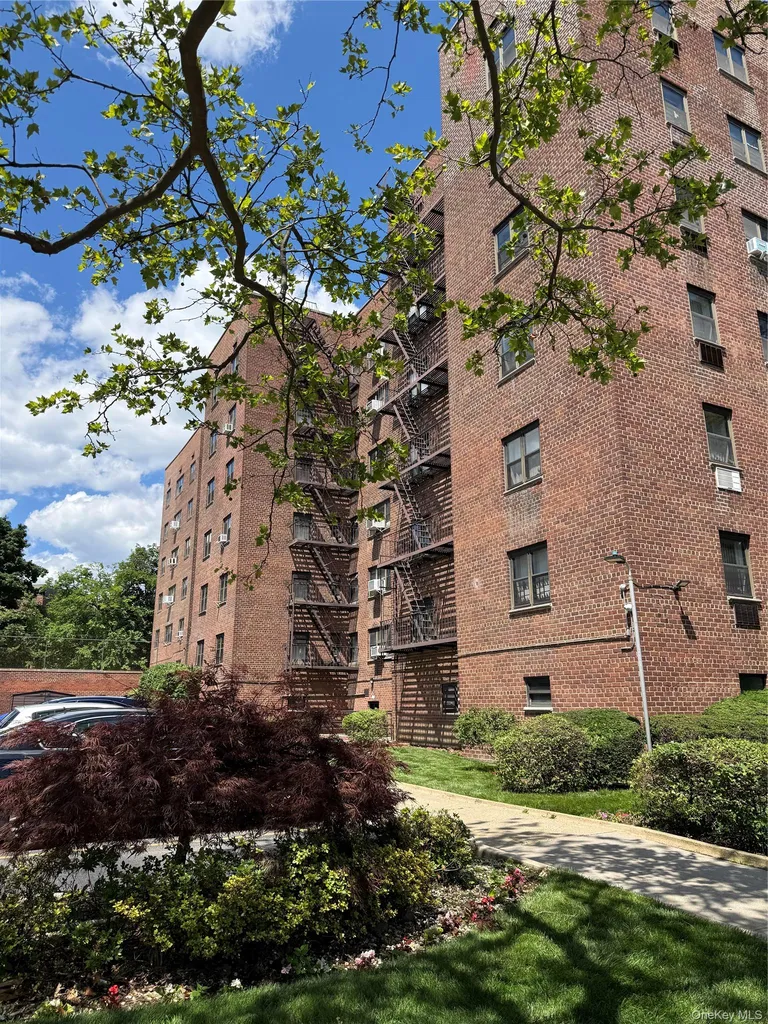 140-21 31st Road Flushing NY 11354