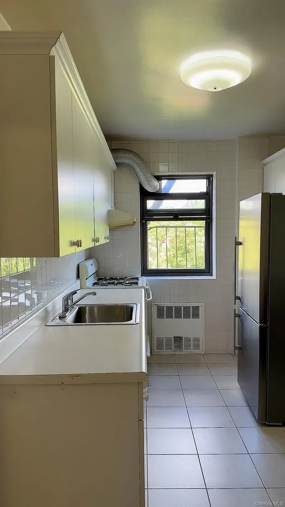 140-21 31st Road Flushing NY 11354