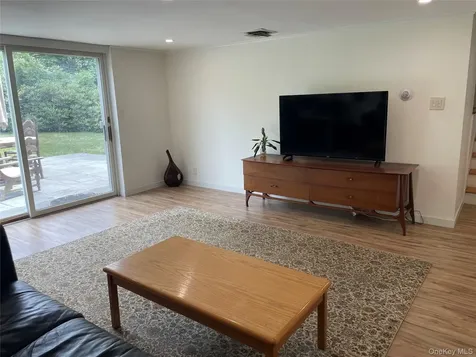 6 Preston Court Glen Cove NY 11542