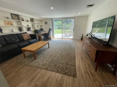 6 Preston Court Glen Cove NY 11542