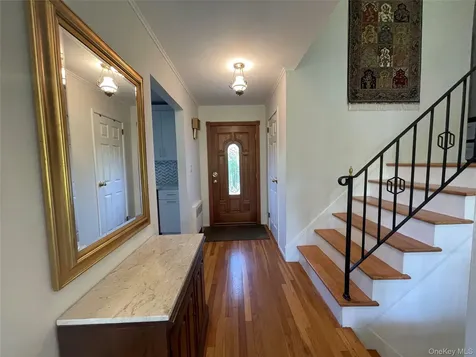 6 Preston Court Glen Cove NY 11542