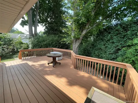 6 Preston Court Glen Cove NY 11542