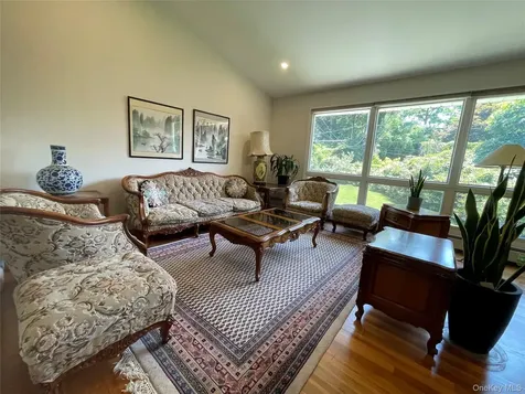 6 Preston Court Glen Cove NY 11542