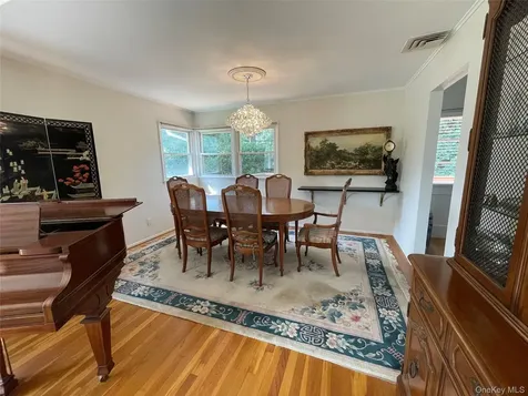 6 Preston Court Glen Cove NY 11542