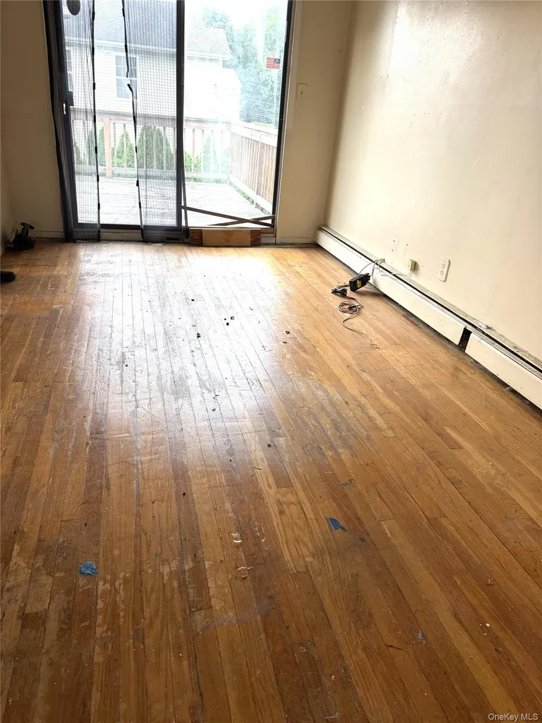 1551 Sweetman Avenue Elmont NY 11003