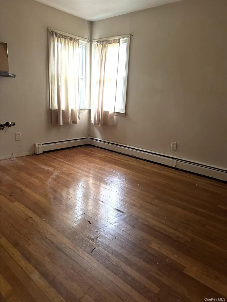 1551 Sweetman Avenue Elmont NY 11003