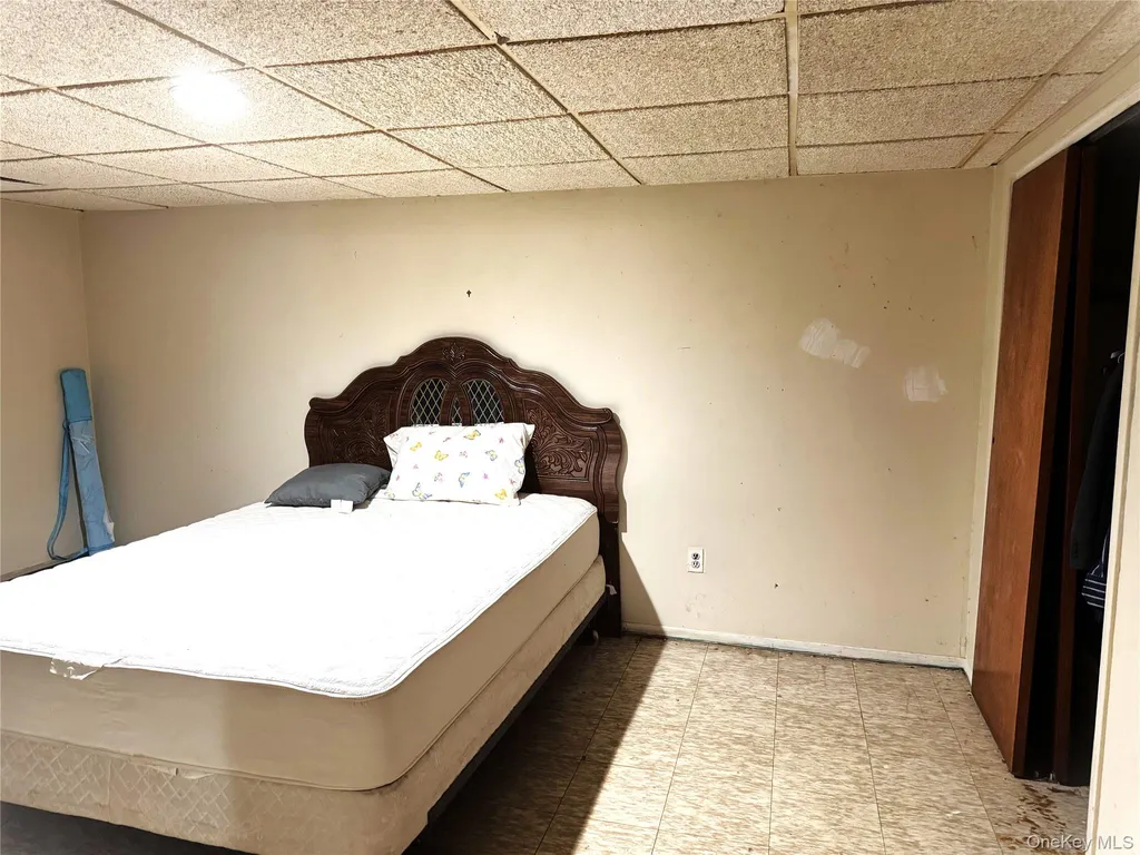 1551 Sweetman Avenue Elmont NY 11003