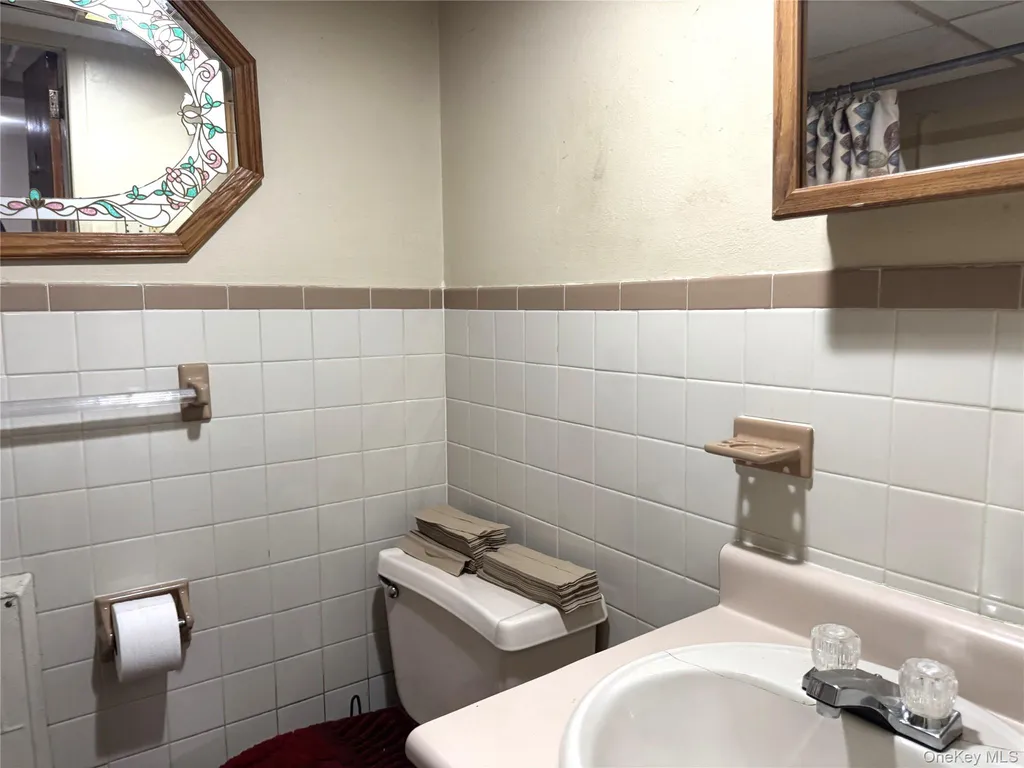 1551 Sweetman Avenue Elmont NY 11003