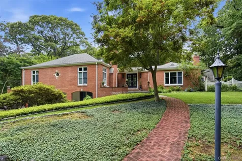 25 Forrest Drive Lloyd Harbor NY 11743