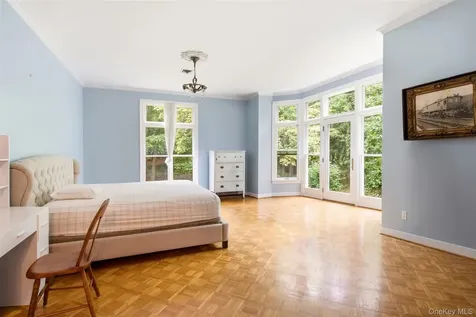 25 Forrest Drive Lloyd Harbor NY 11743