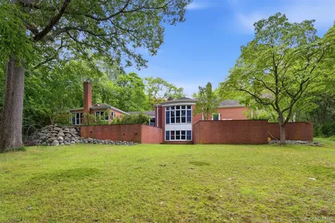 25 Forrest Drive Lloyd Harbor NY 11743