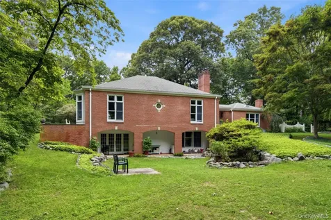 25 Forrest Drive Lloyd Harbor NY 11743