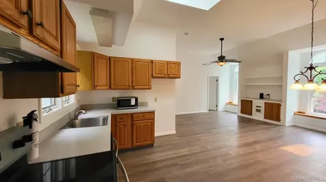 19 Friendship Lane Red Hook NY 12571
