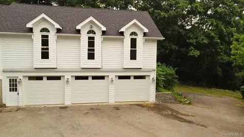 19 Friendship Lane Red Hook NY 12571