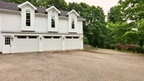 19 Friendship Lane Red Hook NY 12571