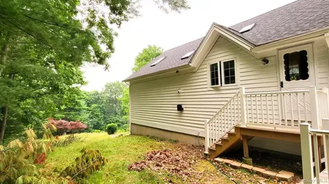 19 Friendship Lane Red Hook NY 12571