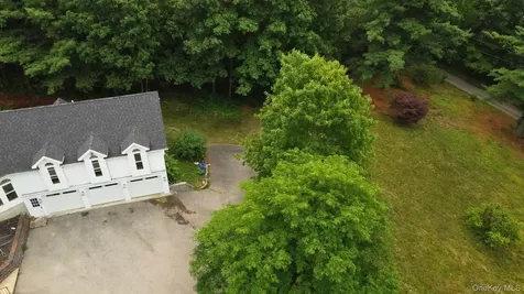 19 Friendship Lane Red Hook NY 12571