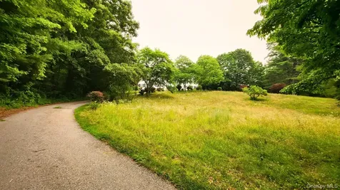 19 Friendship Lane Red Hook NY 12571