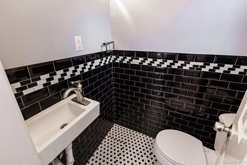 209 Smith Street Freeport NY 11520