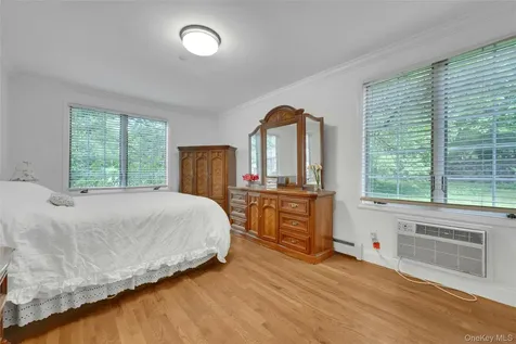 16 Manville Lane Pleasantville NY 10570