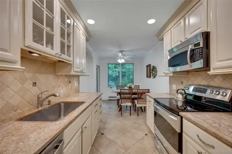 16 Manville Lane Pleasantville NY 10570