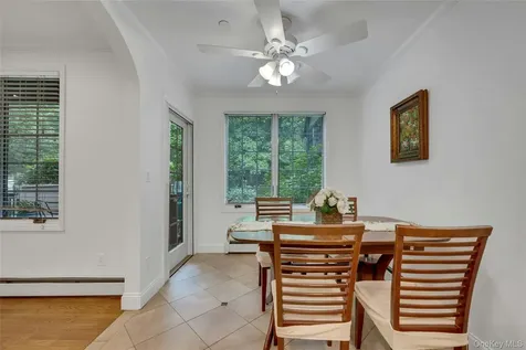 16 Manville Lane Pleasantville NY 10570