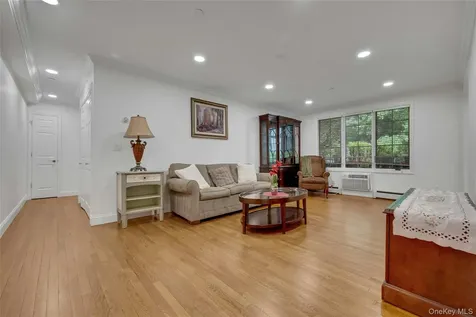 16 Manville Lane Pleasantville NY 10570