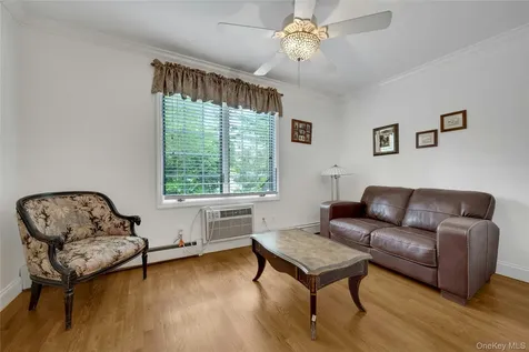 16 Manville Lane Pleasantville NY 10570