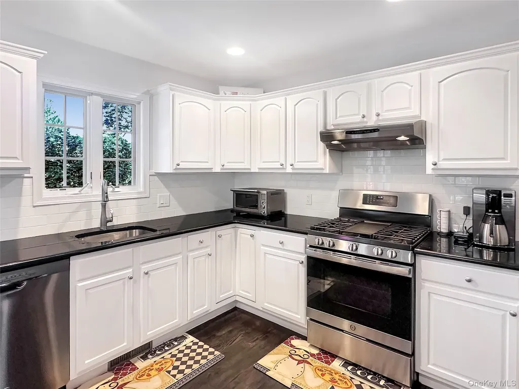 5765 Bergen Avenue Mattituck NY 11952