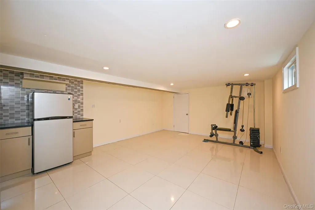 137-10 64th Road Flushing NY 11367