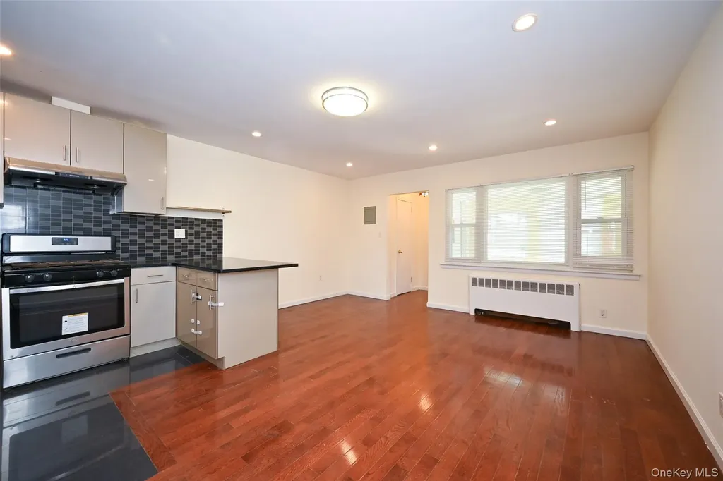 137-10 64th Road Flushing NY 11367