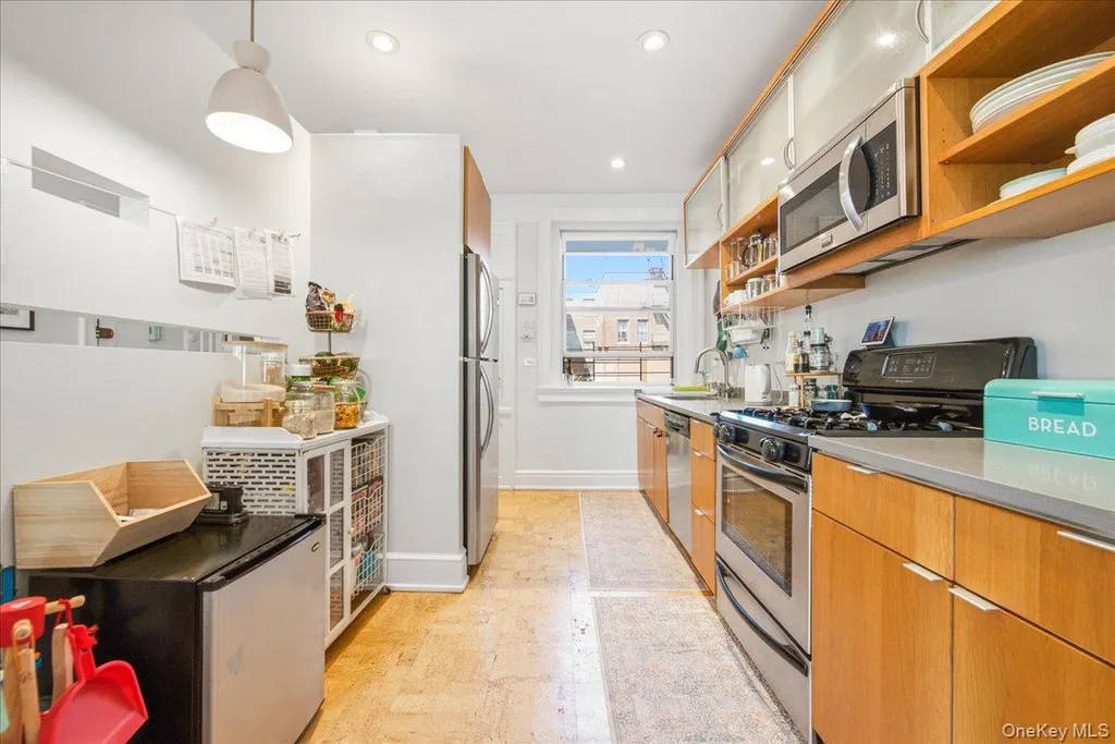 37-28 80th Street Jackson Heights NY 11372