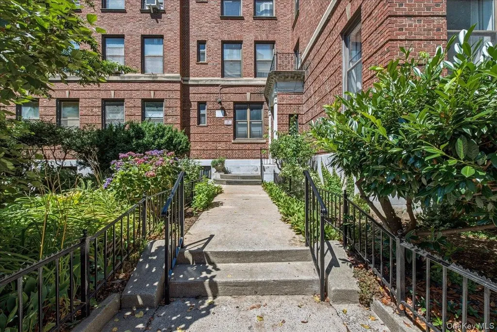 37-28 80th Street Jackson Heights NY 11372