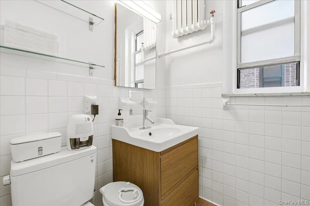 37-28 80th Street Jackson Heights NY 11372