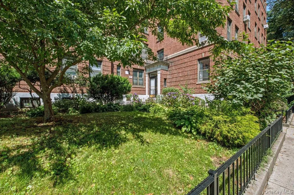 37-28 80th Street Jackson Heights NY 11372