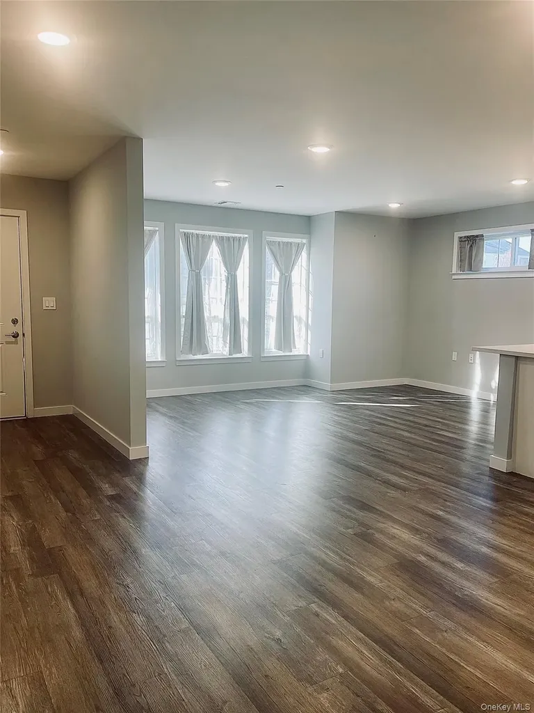 221 Eastview Drive Central Islip NY 11722